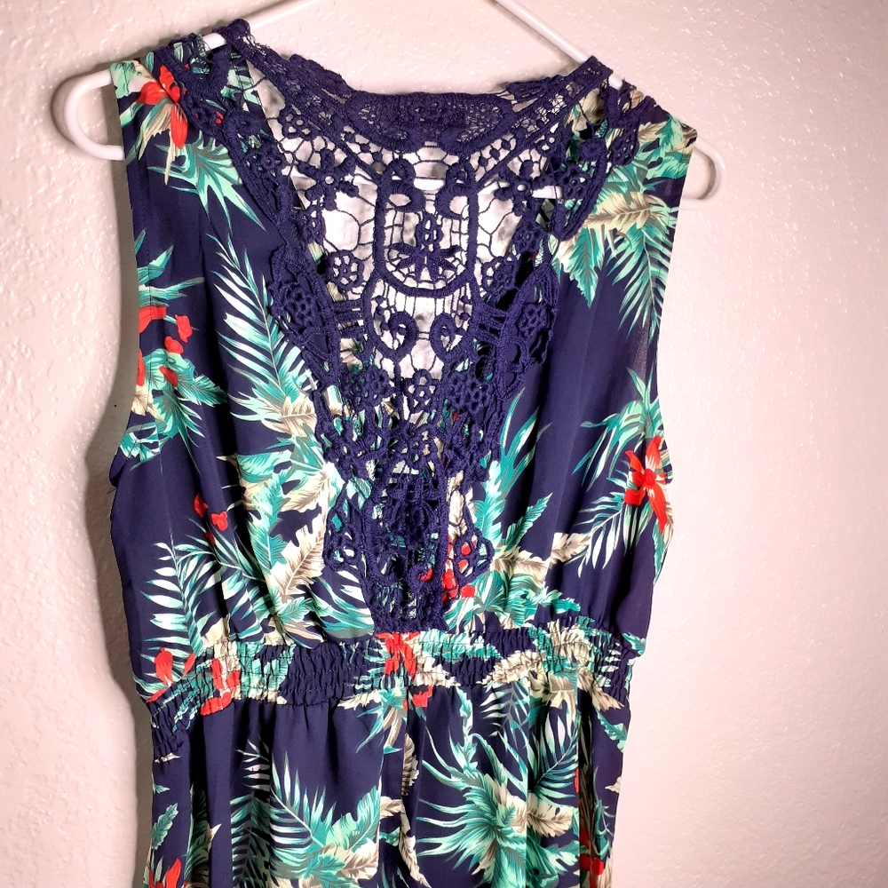 Dress - Picture 2 of 5